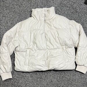 American Eagle Oversized Cream Puffer Jacket Size Medium EUC